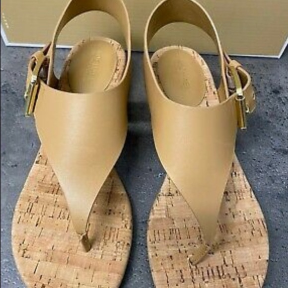 MICHAEL Michael Kors
London Thong Sandals - Picture 3 of 6